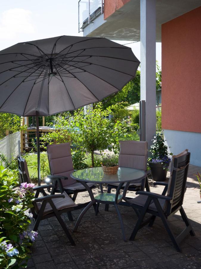 Ferienwohnung Am Gaesschen ลอสไฮม์ ภายนอก รูปภาพ